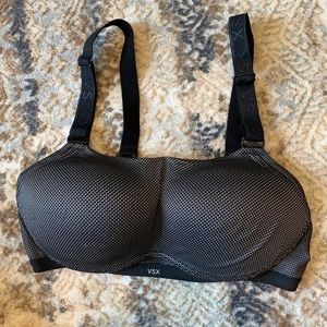 Victoria’s Secret formed cup sports bra 38C